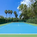 All About Villa La Sirena